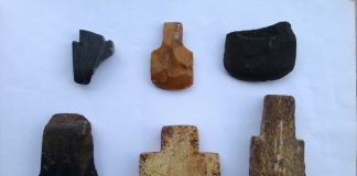 Hiện vật: Rìu đá – Món quà của người bạn Khảo cổ học