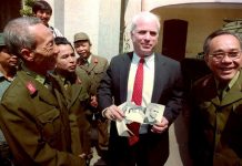john mccain cựu tù Hỏa Lò