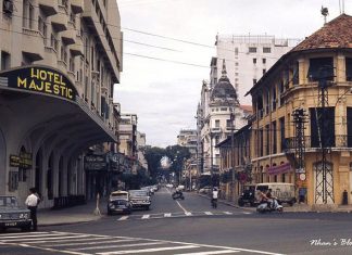 Từ một con đường