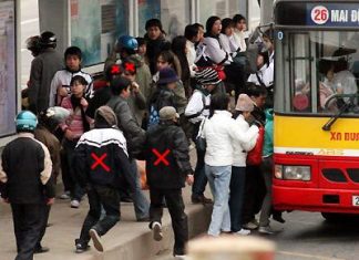 Đạo chích hoành hành ở bến xe buýt Hà Nội