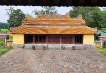 Ngột ngạt và lâng lâng với lăng tẩm Huế (kỳ 2)