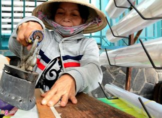 Những người phụ nữ “ép dẻo”