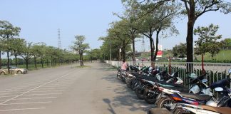 Kỳ nghỉ lễ trống vắng