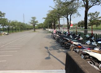 Kỳ nghỉ lễ trống vắng