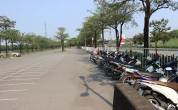 Kỳ nghỉ lễ trống vắng