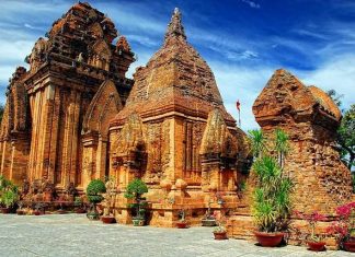 Tháp Bà Ponagar Nha Trang