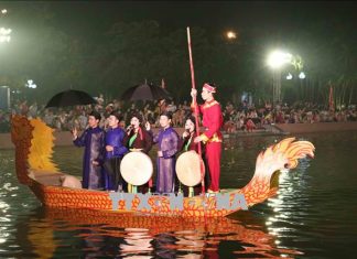 Về Bắc Ninh xem hội chém lợn