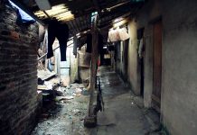 ‘Khu ổ chuột’ giữa lòng Hà Nội