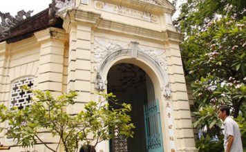 Bí mật ngôi mộ cổ: Vòng xoáy lịch sử