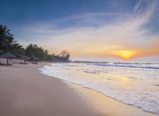 Đất và tháng tư