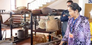 Người đàn bà mê mải “thứ bỏ đi”