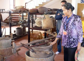 Người đàn bà mê mải “thứ bỏ đi”