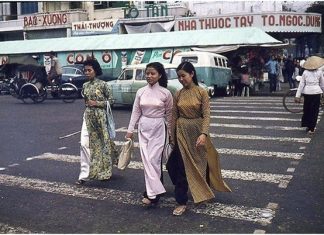 Áo dài trên phố Sài Gòn nửa thế kỷ trước