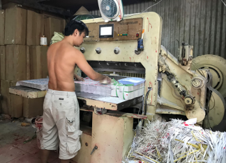 Xóm ‘Âm Phủ’ cũng thức thời iPhone, ô tô, SH…