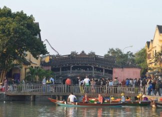 Được – mất với thương hiệu di sản thế giới